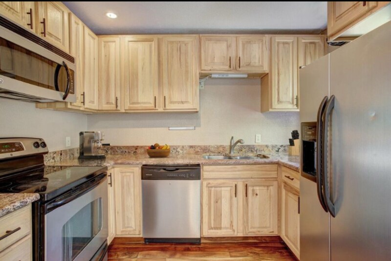 Building Photo - 347 Deer Path Rd