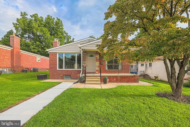 Building Photo - 2804 Hanson Ave