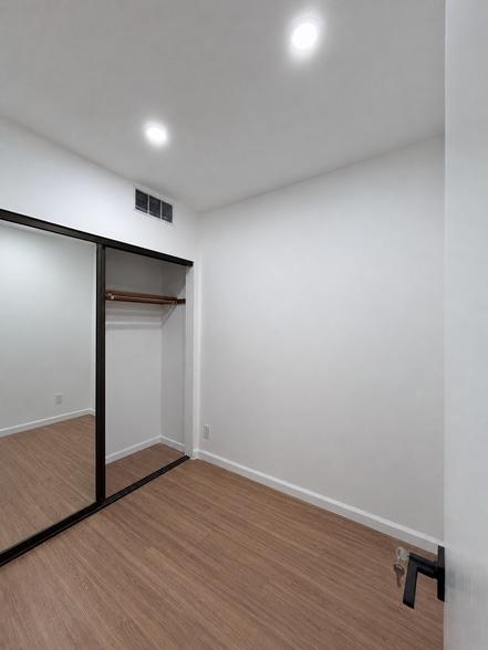 Building Photo - 1211 Atwood Pl
