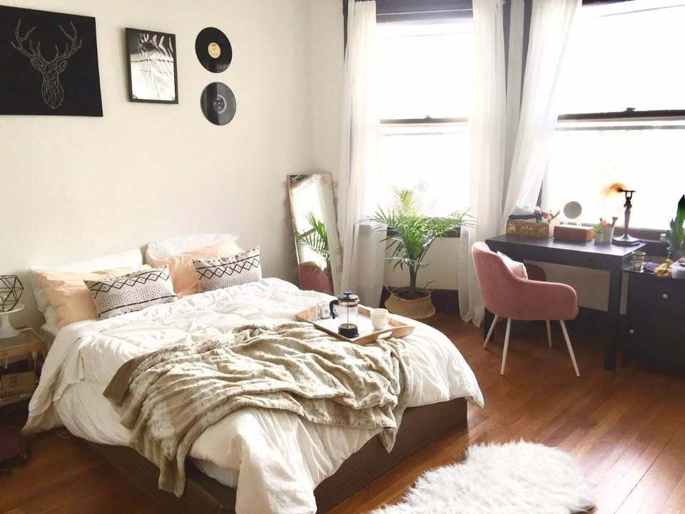 Front Bedroom - 94 Linden St