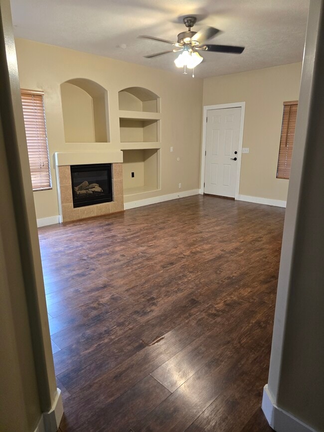 Building Photo - 13463 S Corbin Valley Dr