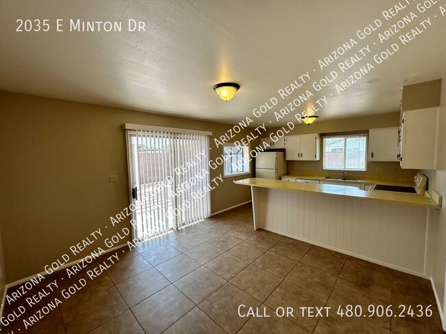 Building Photo - 2035 E Minton Dr