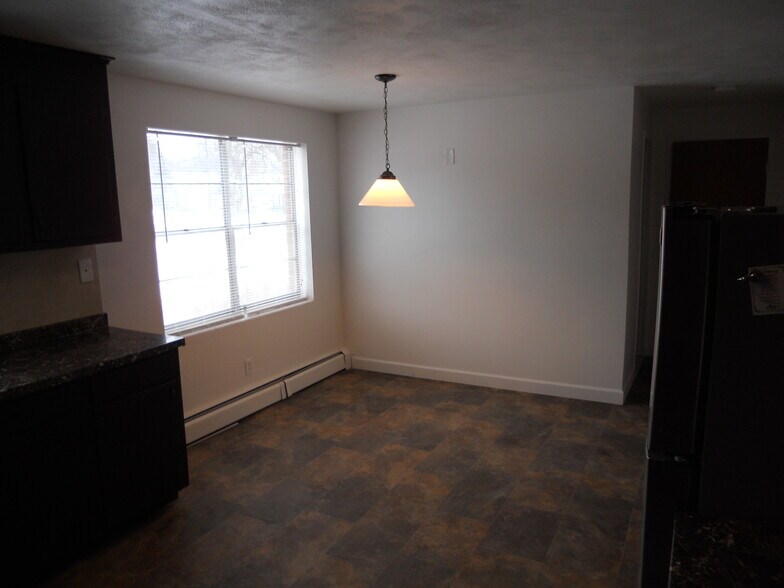 Building Photo - 91 Shadow Ln