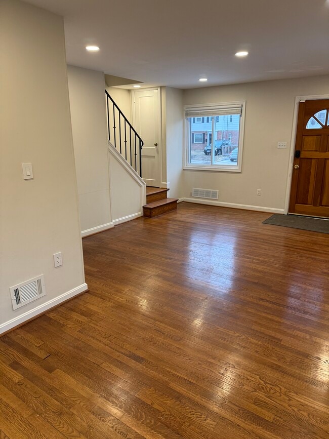 Building Photo - 2321 Riverview Terrace