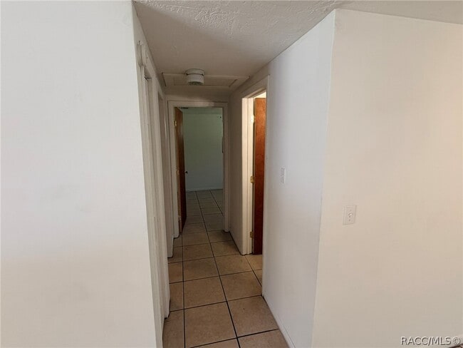 Building Photo - 28 N Davis St