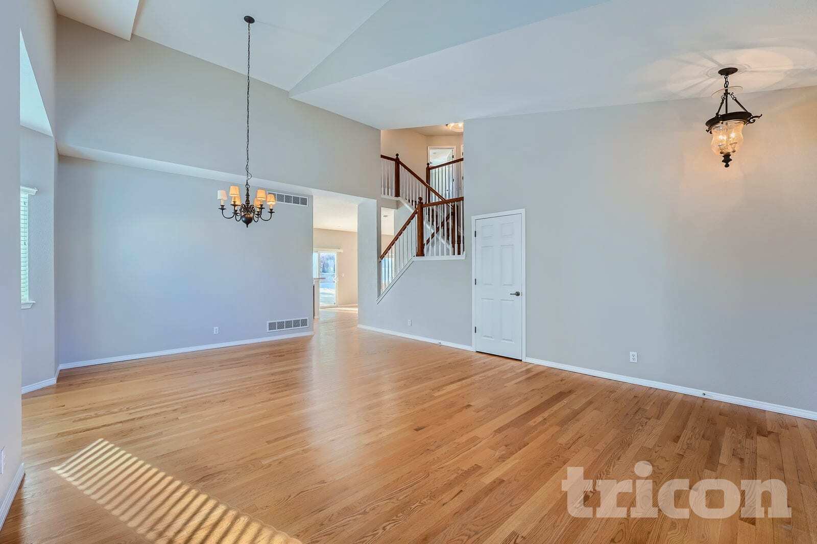 Building Photo - 1220 Sunset Way