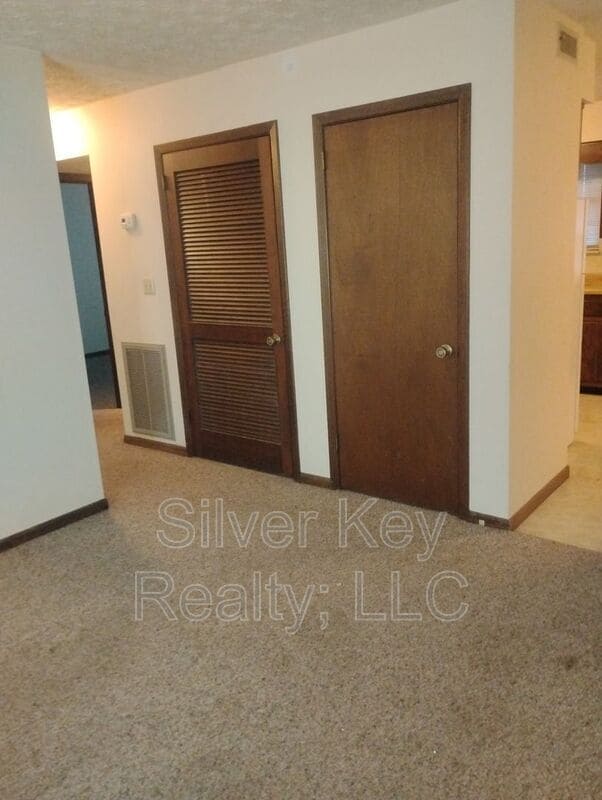 Building Photo - 408-410 Oklahoma St