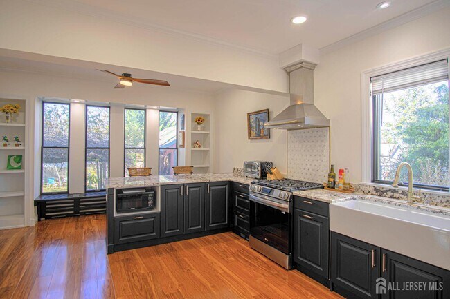 Building Photo - 9 Academy St