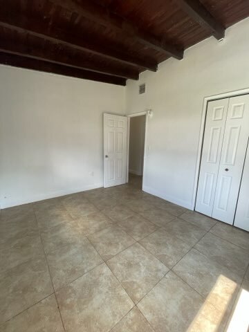 Building Photo - 3701 SW 48th Ave