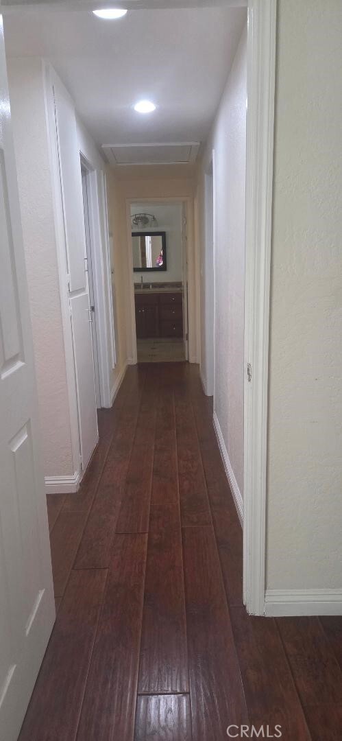 Building Photo - 1665 N Mills Ave