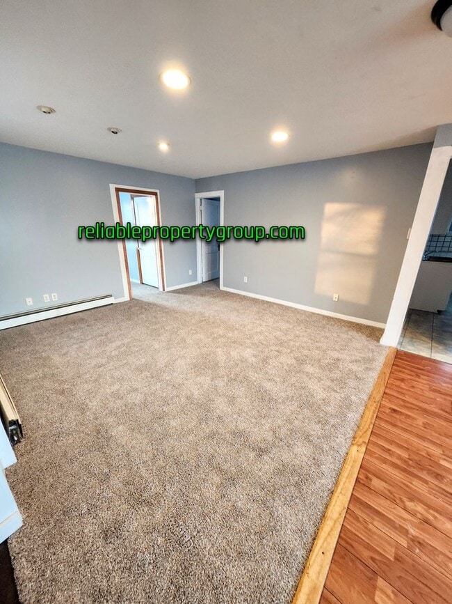 Building Photo - New Listing in Fort Wayne