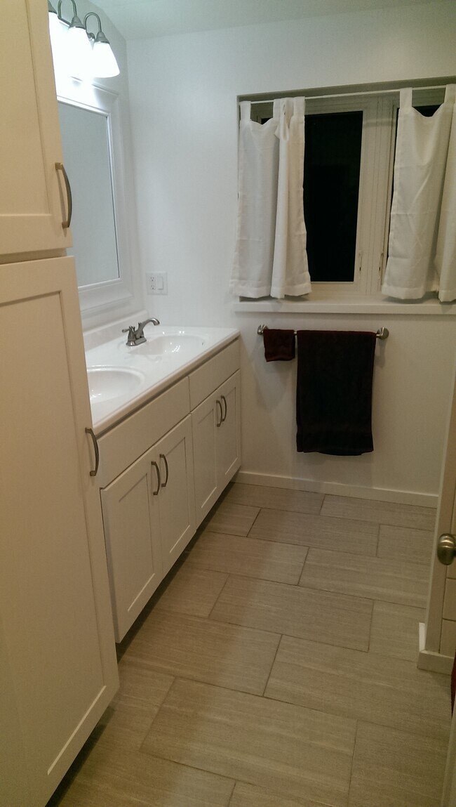 Building Photo - 171 Swift St