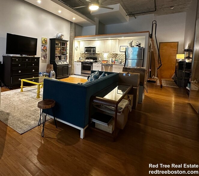 Building Photo - 156 Porter St