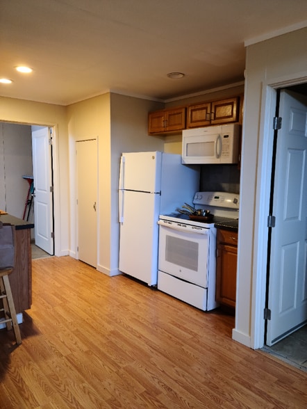 Building Photo - 368 N Market St