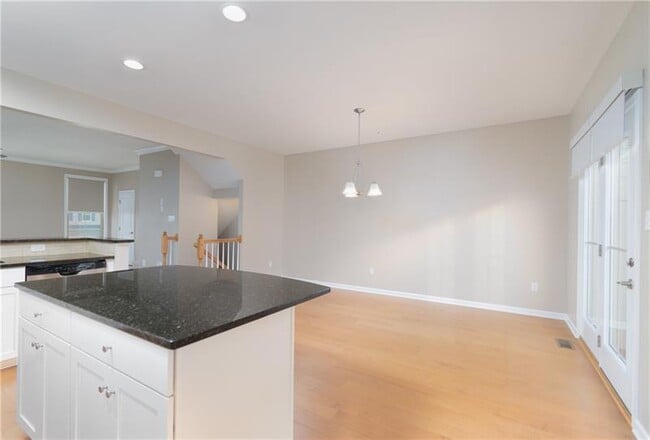 Building Photo - 424 Fairmont Dr