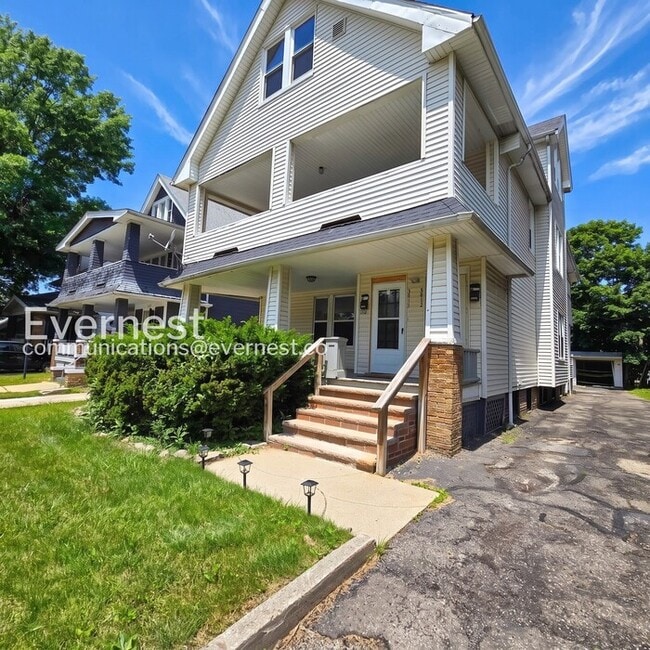 Building Photo - 3411 Beechwood Ave