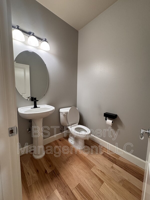 Building Photo - 1604 Webb Lake Dr