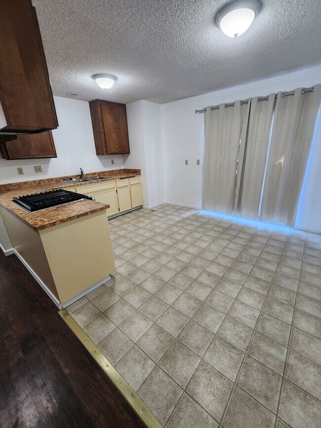 Building Photo - 2 Bed, 1 Bath in Oceano- Water and Trash Included!