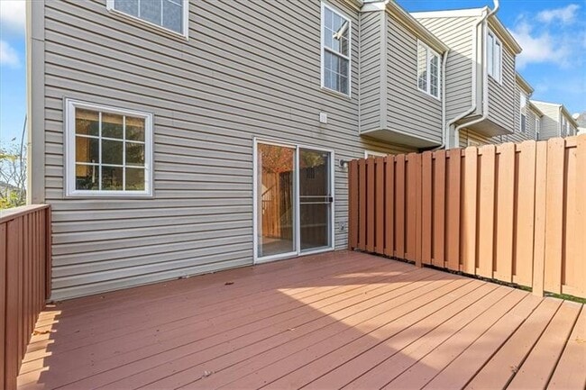 Building Photo - 700 Bush Dr
