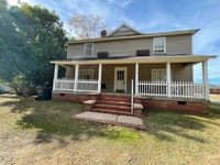 Building Photo - 300 Sortwell St