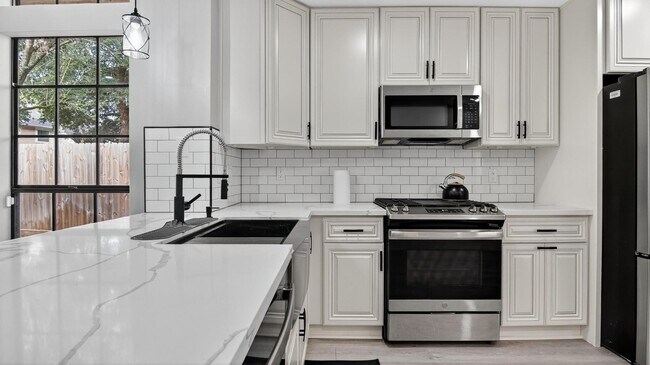 Building Photo - 4935 Otter Peak Dr