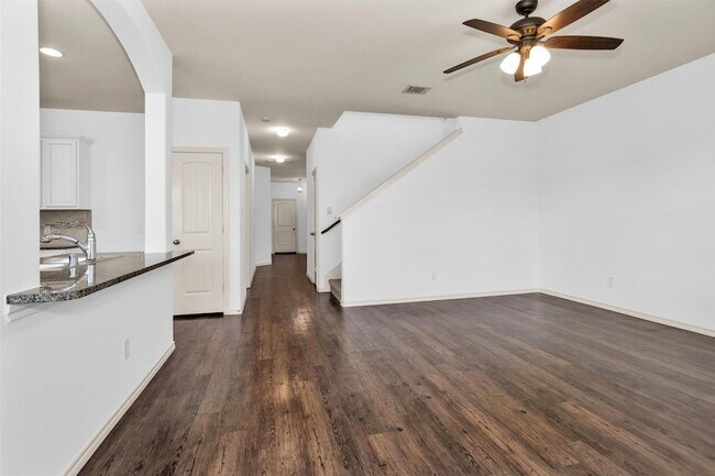 Building Photo - 2730 Donellan Dr