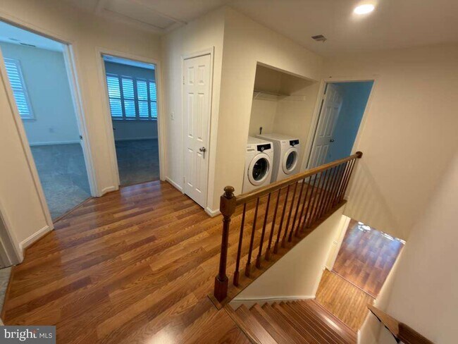 Building Photo - 8201 Bell Ln