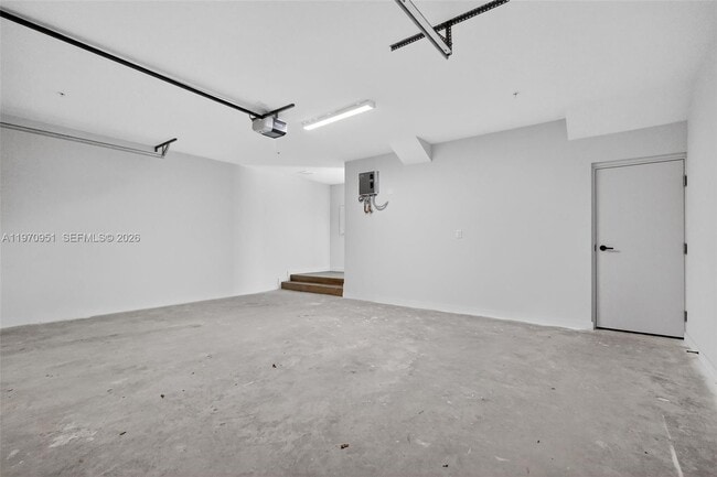 Building Photo - 529 NE 61st St