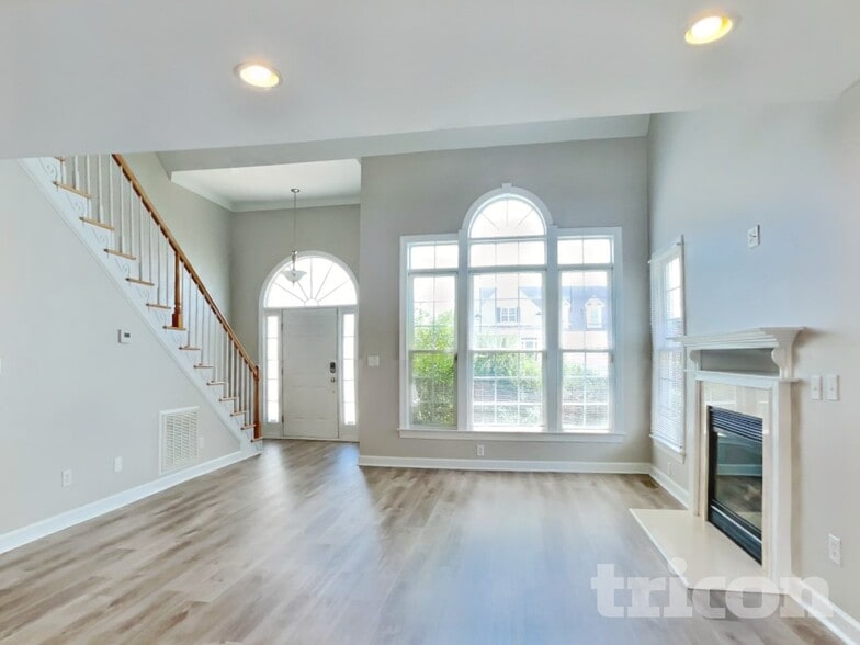 Building Photo - 79 Kerrylane Dr