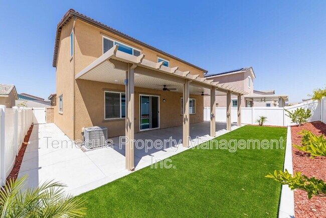 Building Photo - 1816 Tapaderos St