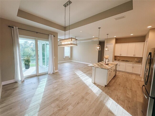 Building Photo - 14377 Overlook Ave