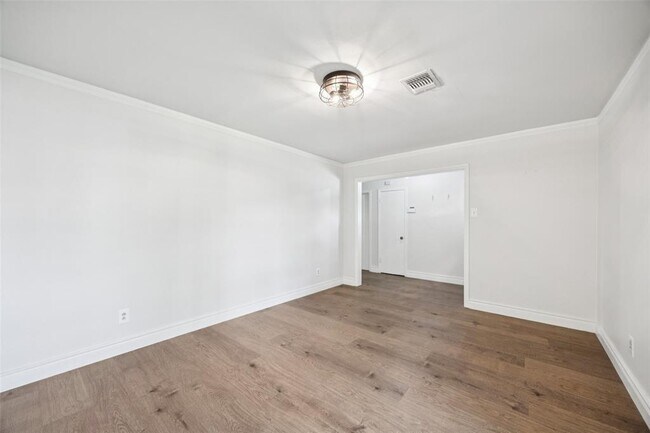 Building Photo - 12515 Woodthorpe Ln