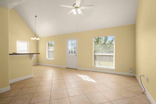 Building Photo - 3212 Glastonbury Dr