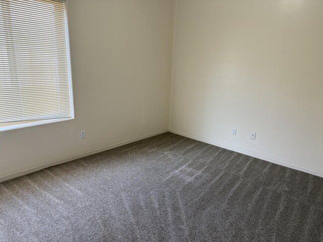 Building Photo - 3059 Southern Blvd SE