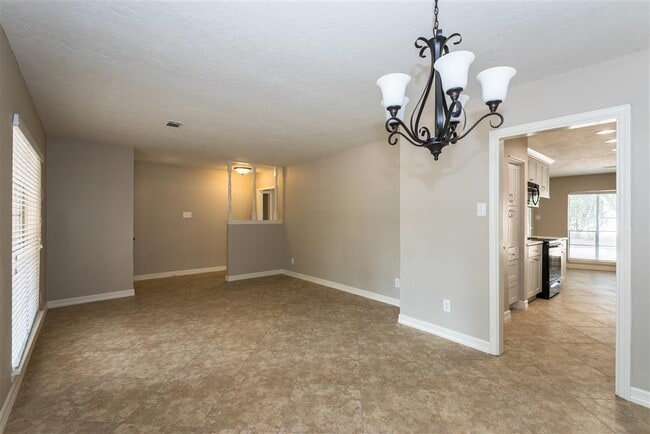 Building Photo - 7403 Tall Pines Dr