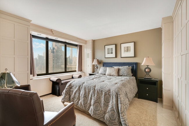 Building Photo - 422 E 72nd St