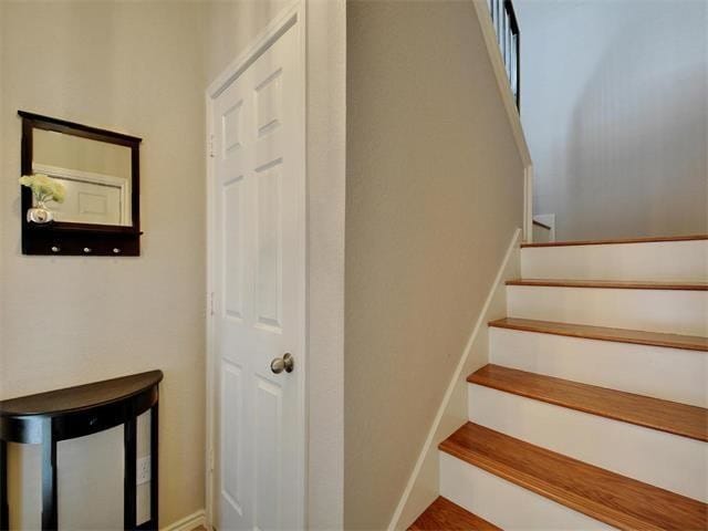 Building Photo - 1310 W Parmer Ln