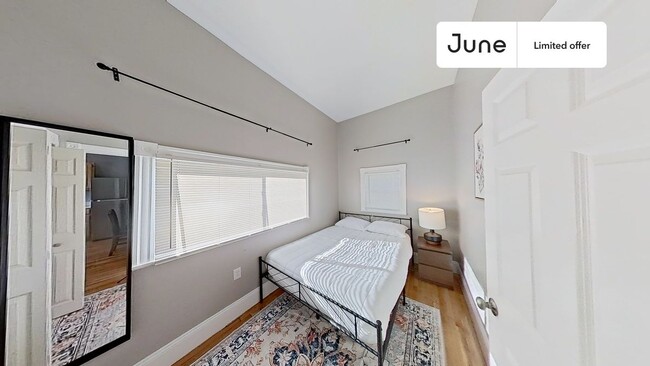 Primary Photo - Private bedroom in 4 bed/1.5 bath Home