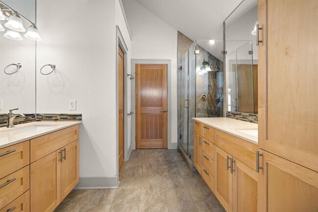 Building Photo - 3116 Sacbe Cove