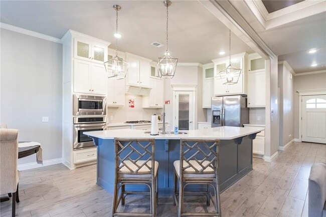 Building Photo - Stunning new home + 4 bedrooms + 3 bathroo...