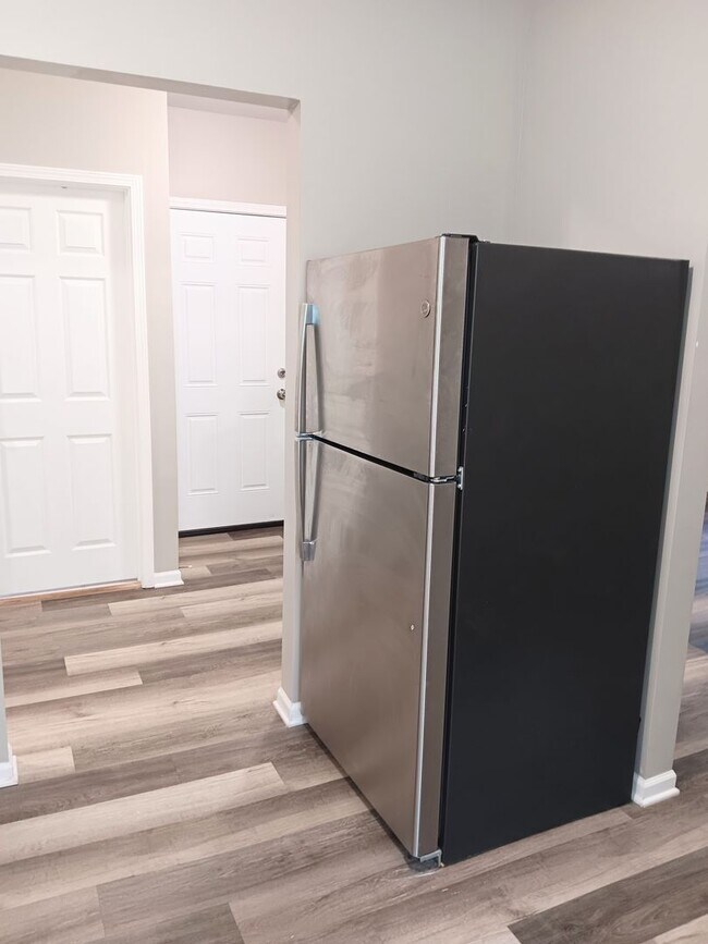 Building Photo - 3426 Fir St