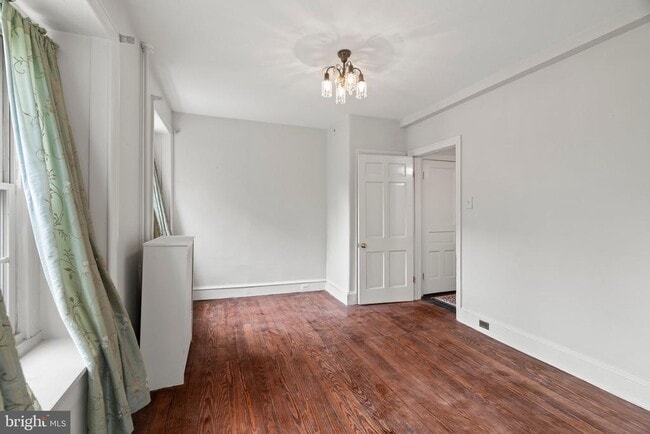 Building Photo - 209 N Bellevue Ave
