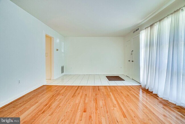 Building Photo - 4771 Parkman Ct