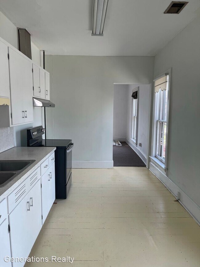 Building Photo - 2 br, 1 bath House - 288 1/2 E. Church Street