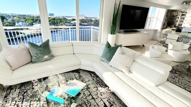 Building Photo - 511 Bayshore Dr