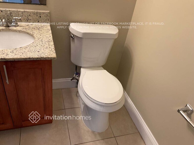 Building Photo - 6859 NW 69th Ct