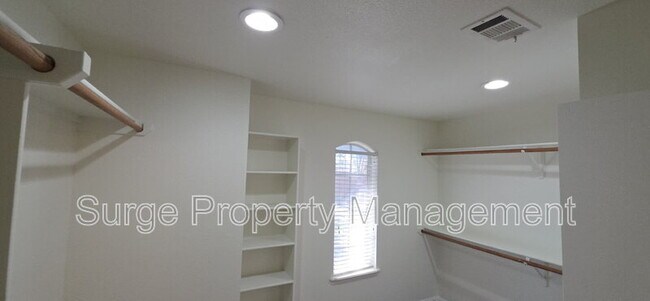 Building Photo - 629 Dorchester Dr