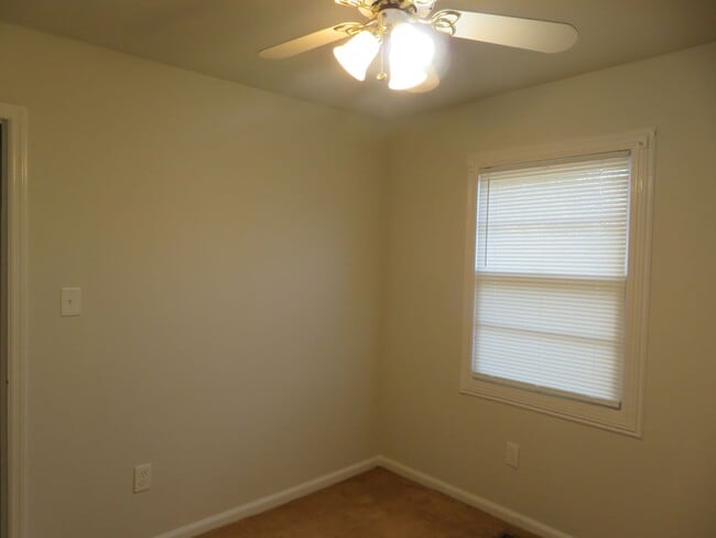 Building Photo - 7300 Claiborne Rd