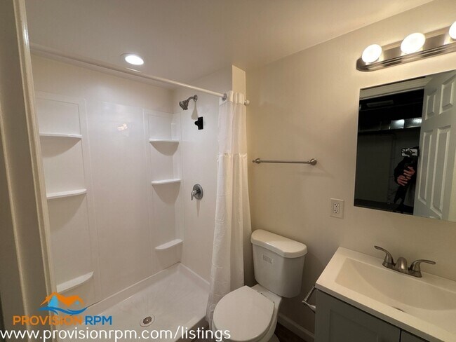 Building Photo - 2916 Cornwall Rd