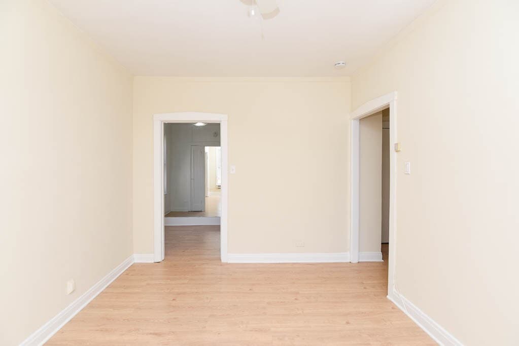 Building Photo - 457 W Melrose St